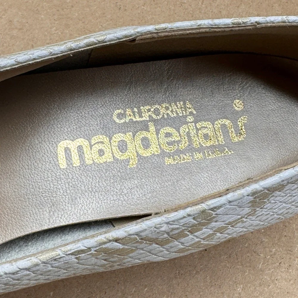 California Magdesians Pumps Wome 9N Cream Gold Snakeskin Lucite Heel Vintage 90s
